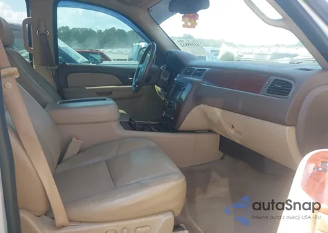 2009 Chevrolet Tahoe Ltz z USA, uszkodzony, nr VIN 1GNFK33069J126508